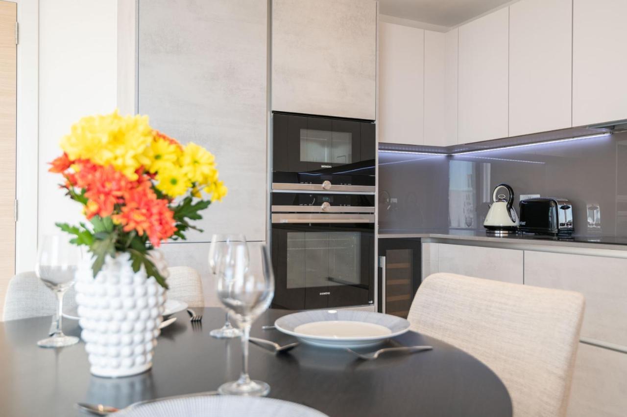 Modern Family Home Close To Victoria Station By Underthedoormat 伦敦 外观 照片